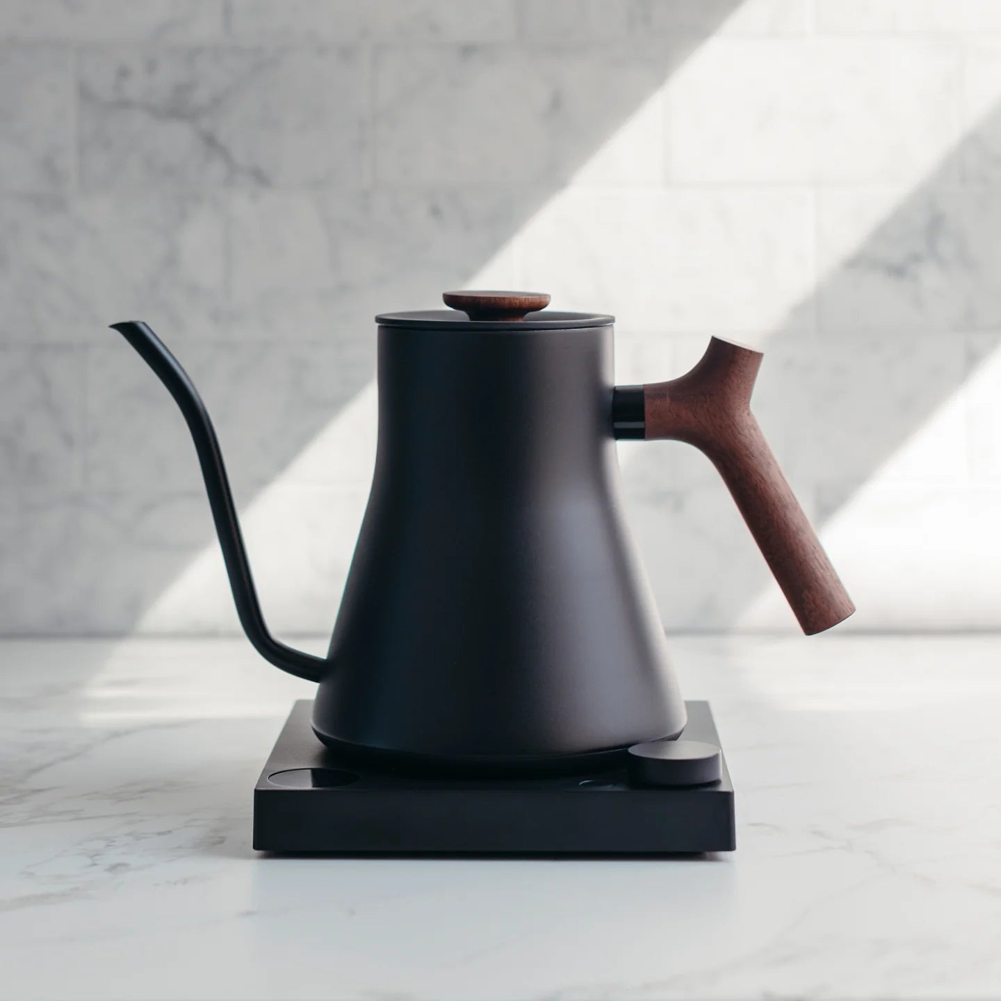 FELLOW STAGG EKG PRO ELECTRIC KETTLE | MATTE BLACK WITH WALNUT HANDLE